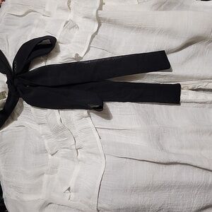 SWEET WANDERER RUFFLE TIE BLOUSE